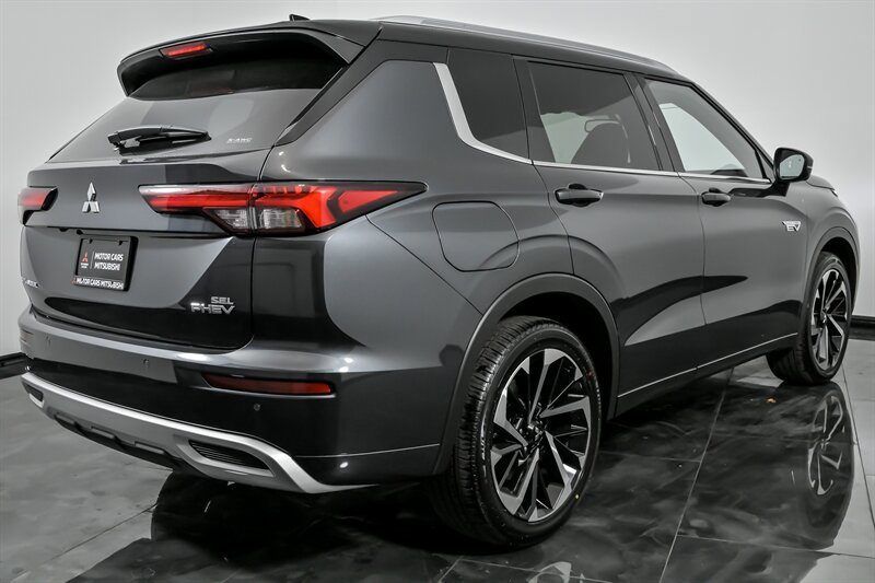 New 2025 Mitsubishi Outlander SEL image 8