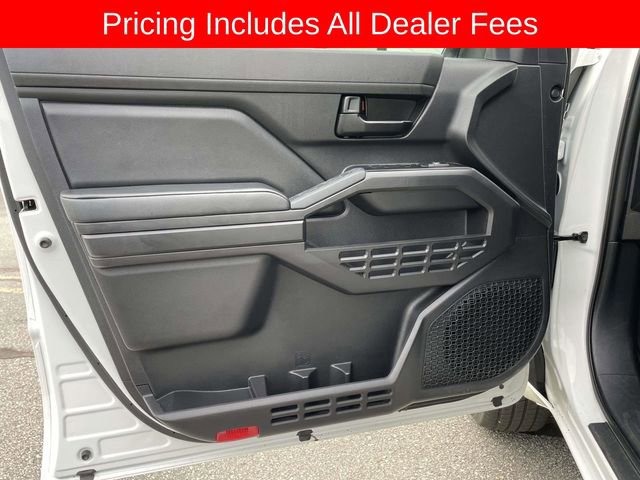 Used 2025 Toyota Tacoma SR AWD/4WD image 16