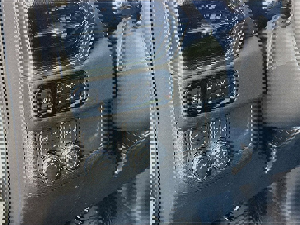 New 2026 GMC Yukon XL Elevation w/ LPO, Elevation Black Package image 5