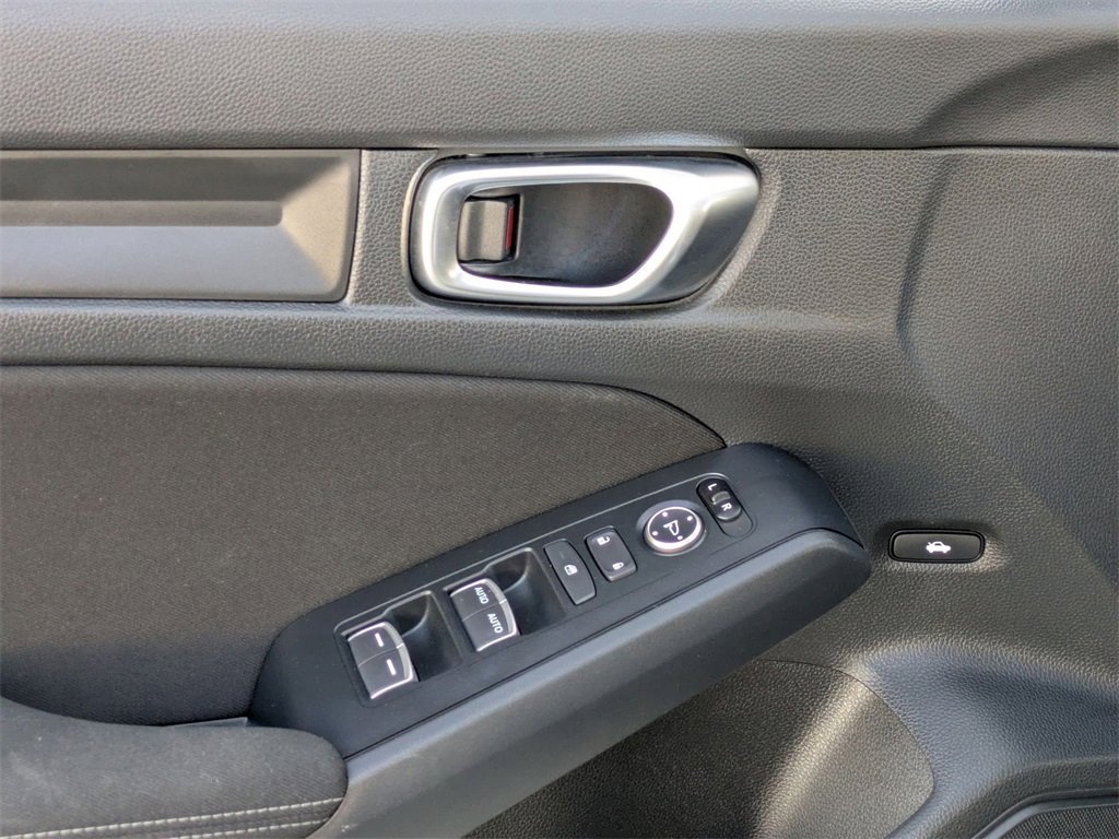 Used 2025 Honda Civic Sport image 13