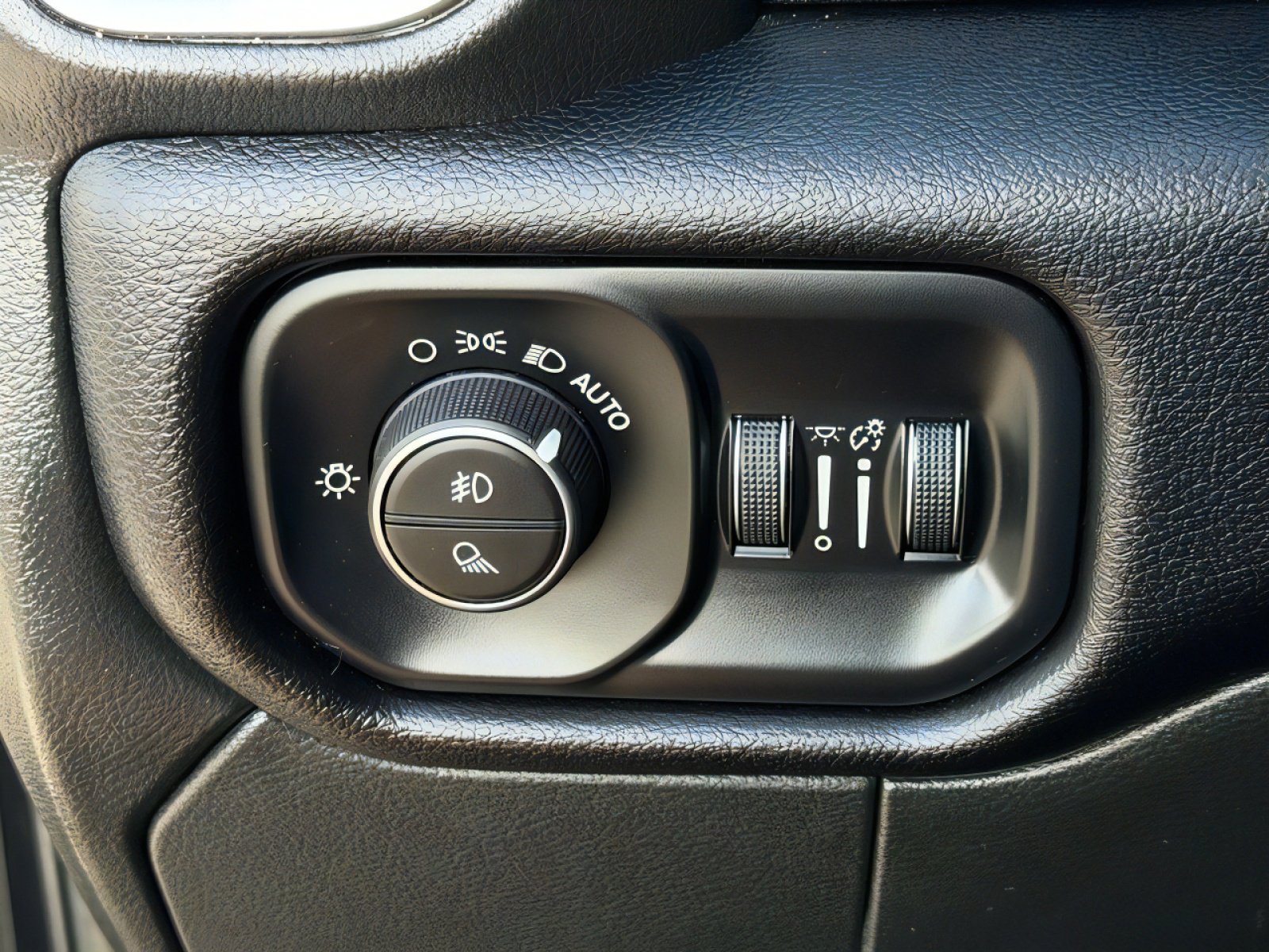 Used 2024 RAM 3500 Laramie w/ Night Edition AWD/4WD image 23