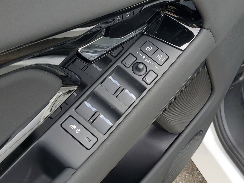 New 2026 Land Rover Range Rover Evoque S image 11