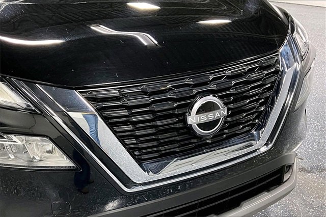 Used 2023 Nissan Rogue SV image 29