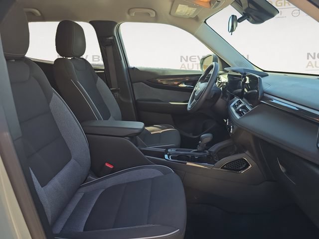 Used 2025 Chevrolet TrailBlazer LS w/ LS Convenience Package FWD image 15