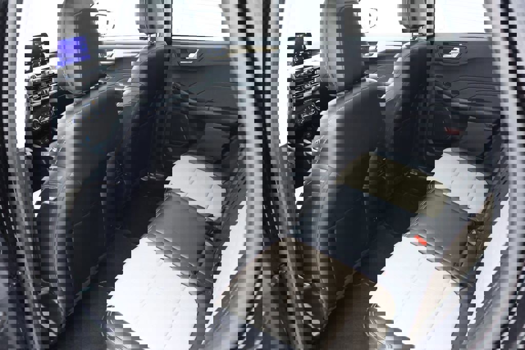 Used 2022 Ford Escape Titanium w/ Titanium Elite Package image 11