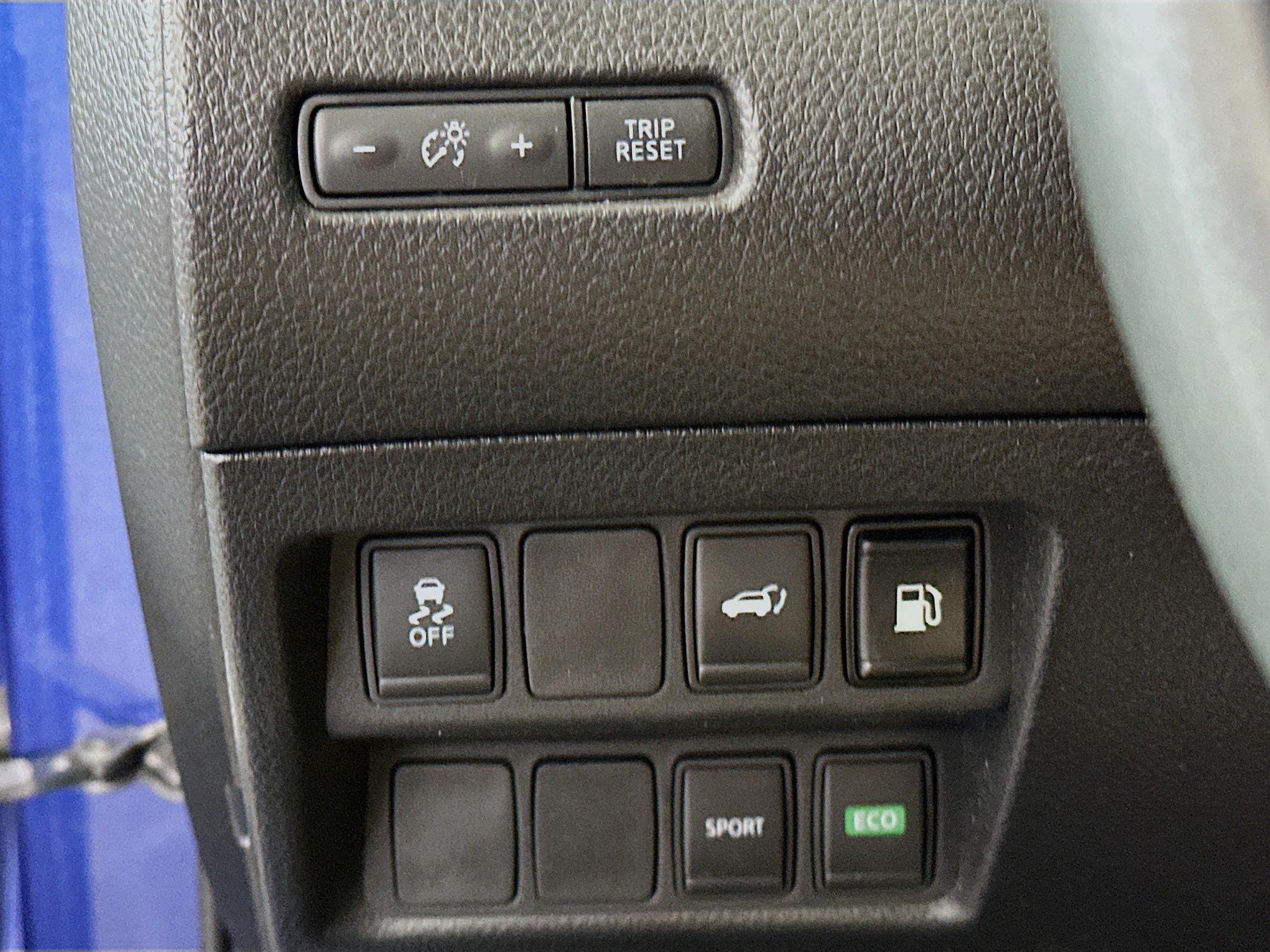 Used 2018 Nissan Rogue SV FWD image 17