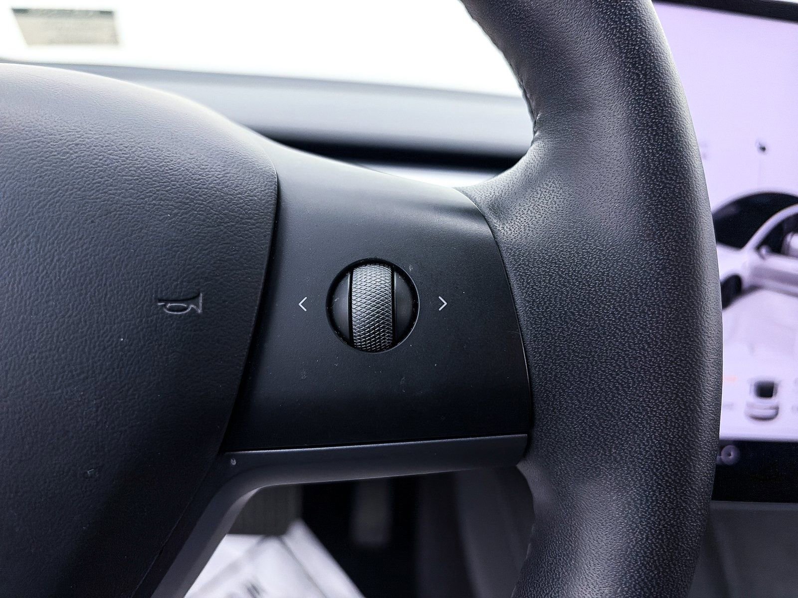 Used 2023 Tesla Model 3 Standard Range image 28