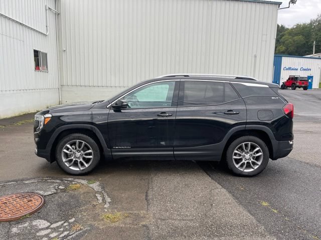 Used 2022 GMC Terrain SLT w/ Tech Package AWD/4WD image 9