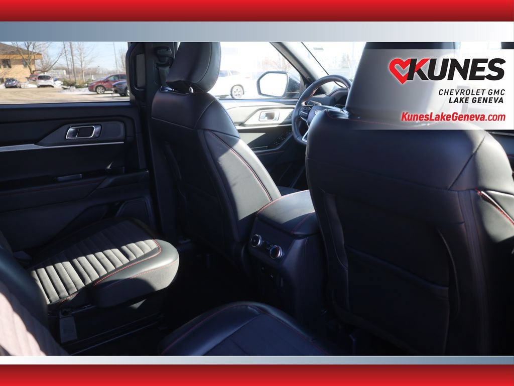 Used 2025 Ford Explorer ST-Line AWD/4WD image 17