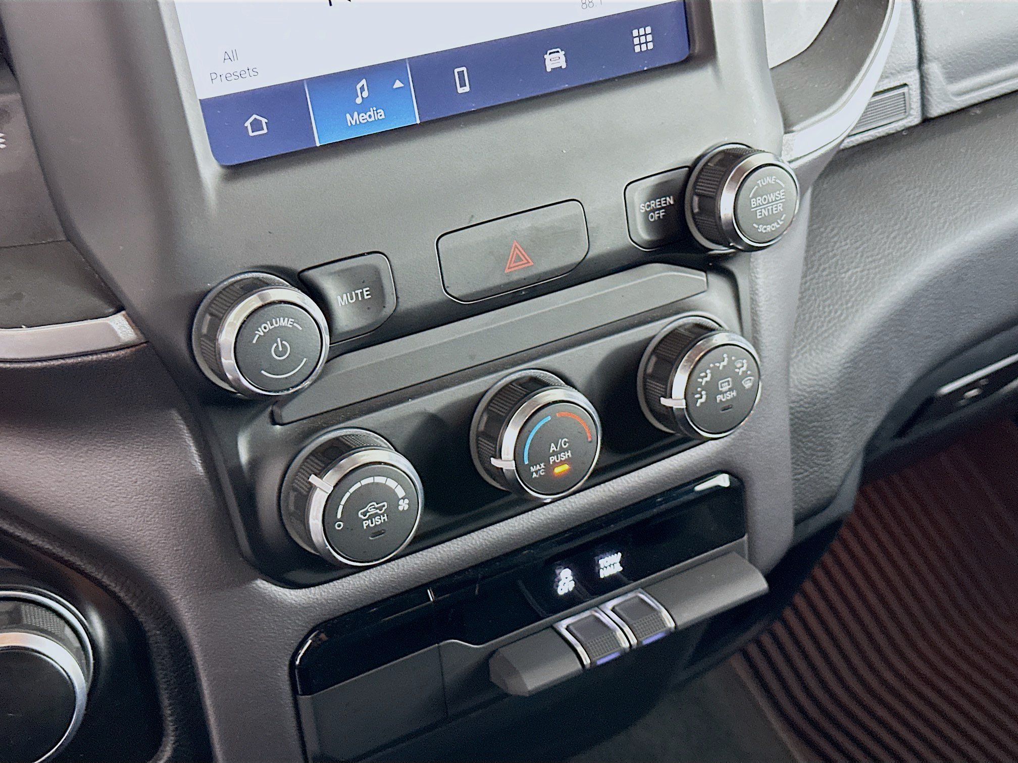Used 2022 RAM 1500 Big Horn AWD/4WD image 22