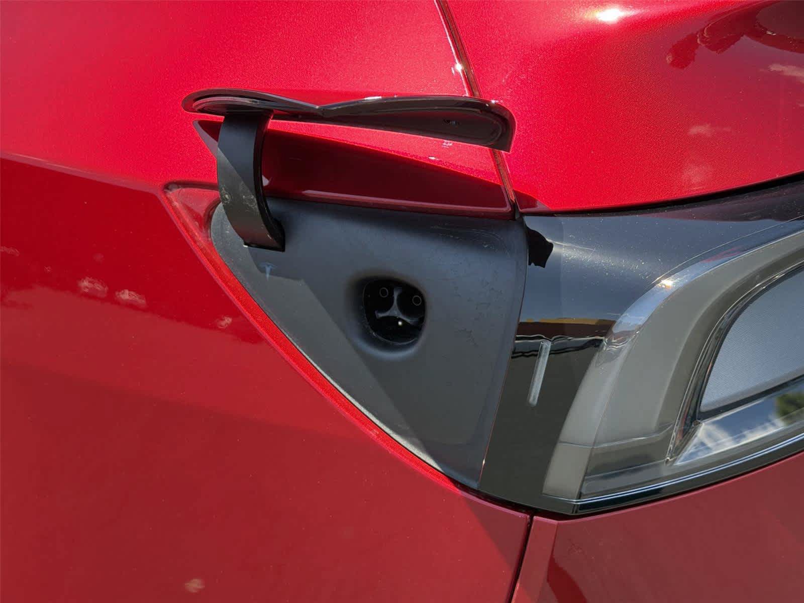 Used 2026 Tesla Model Y AWD image 10
