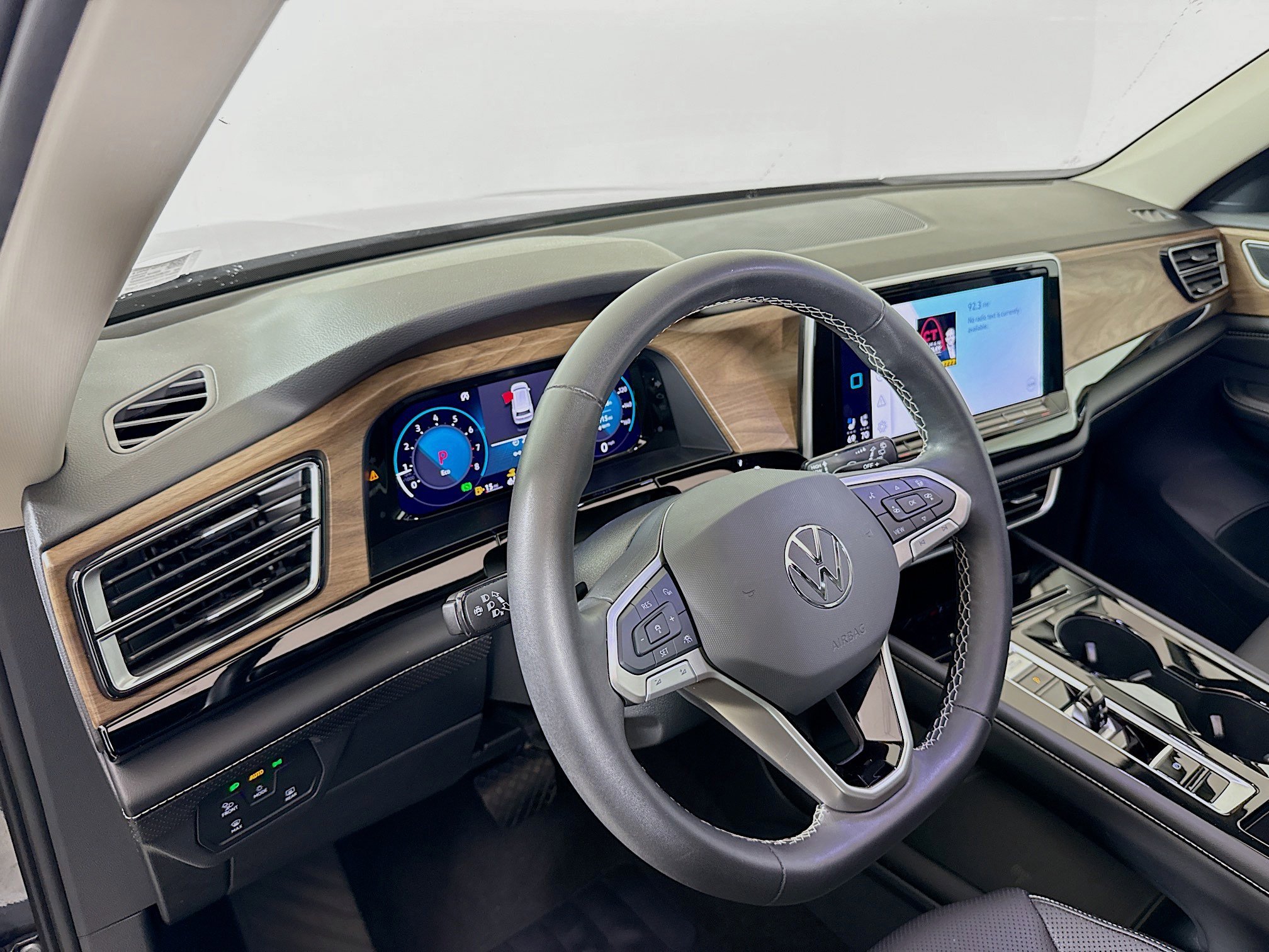 Used 2024 Volkswagen Atlas SE FWD image 9