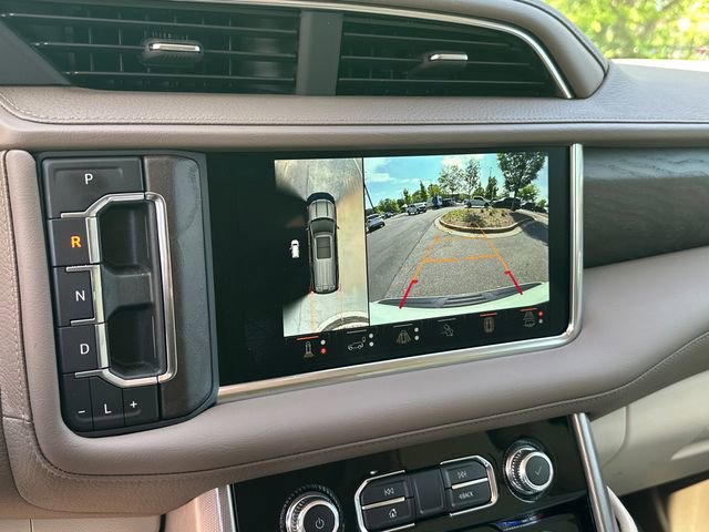 Used 2024 GMC Yukon Denali w/ Denali Reserve Package RWD image 34