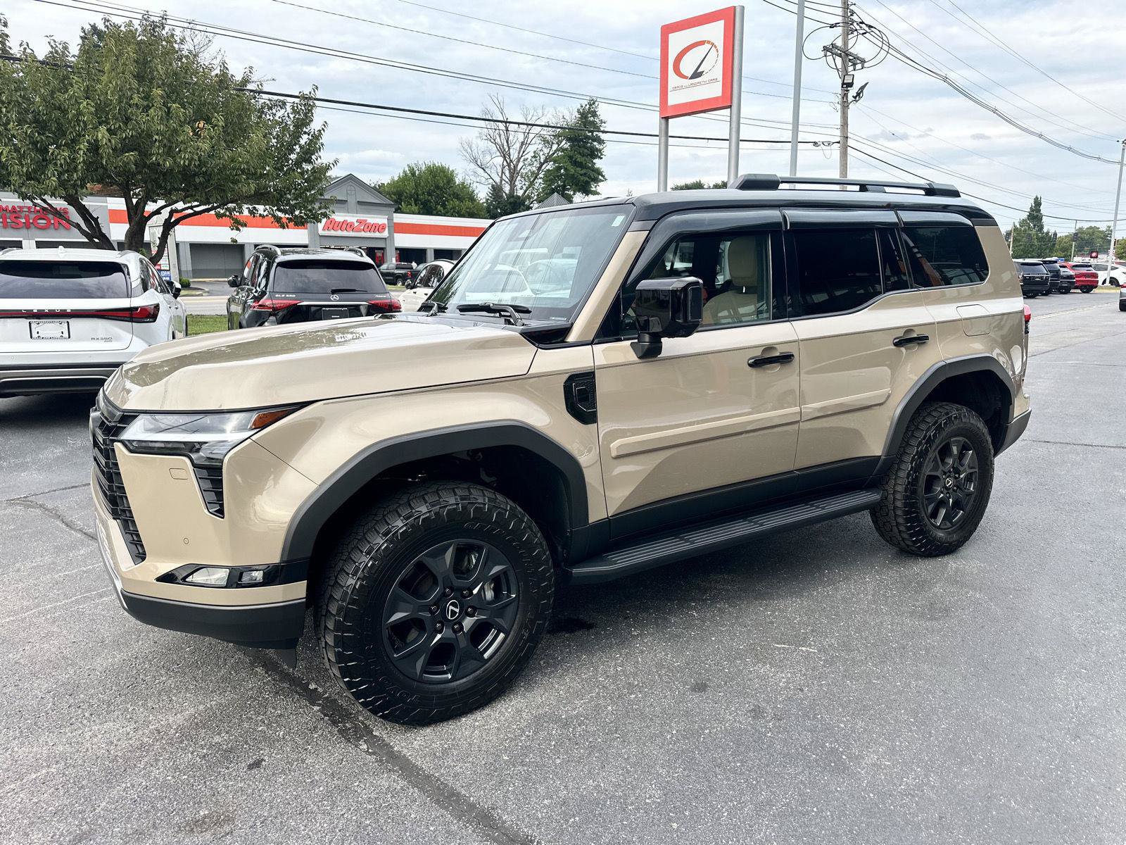 Used 2025 Lexus GX 550 AWD/4WD image 5
