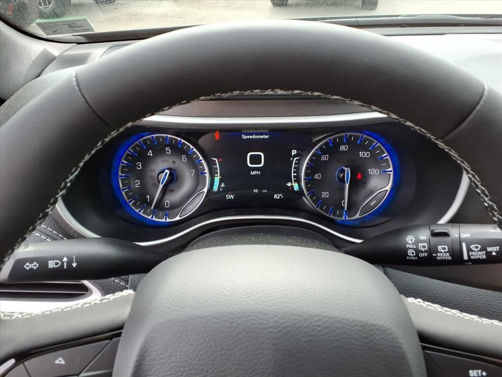 New 2026 Chrysler Pacifica Select image 18