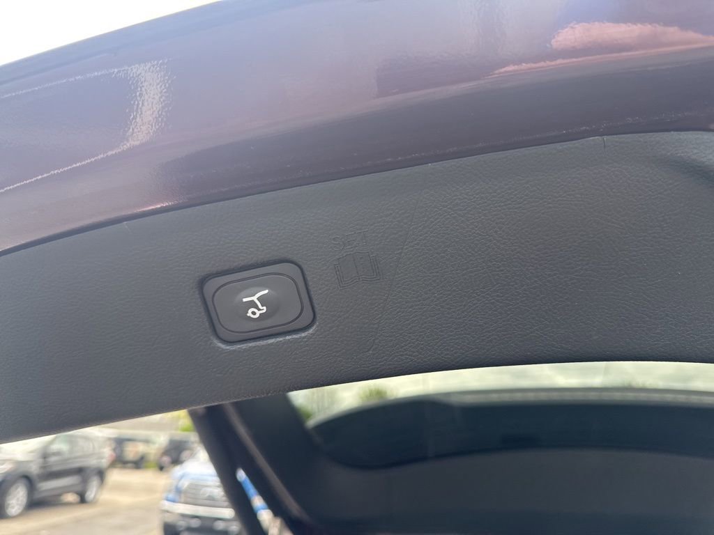 Used 2020 Ford Edge Titanium w/ Equipment Group 301A AWD/4WD image 47