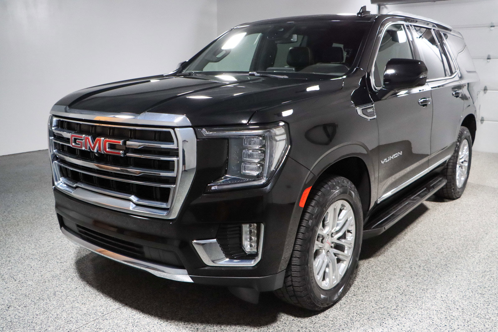 Used 2023 GMC Yukon SLT w/ SLT Luxury Package AWD/4WD image 37