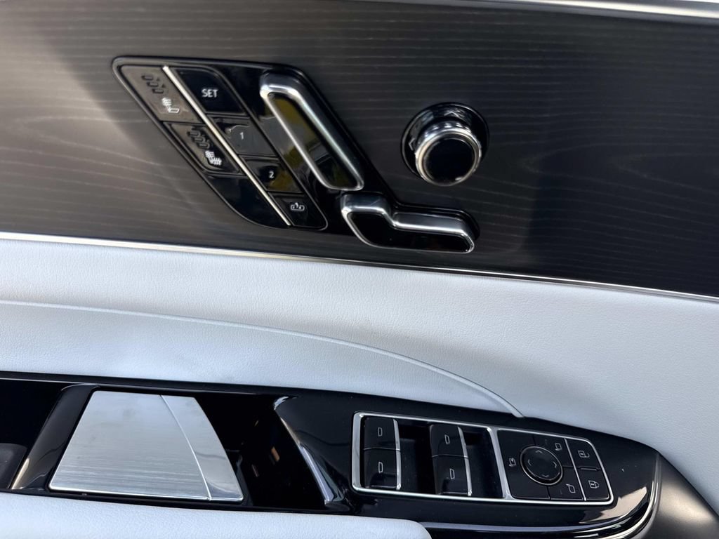 New 2026 Cadillac Lyriq Luxury RWD image 19