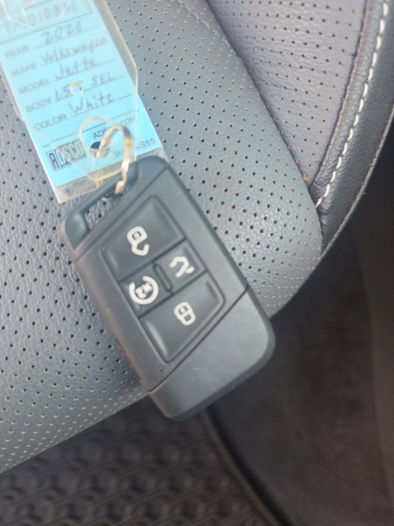 Used 2026 Volkswagen Jetta SEL FWD image 33