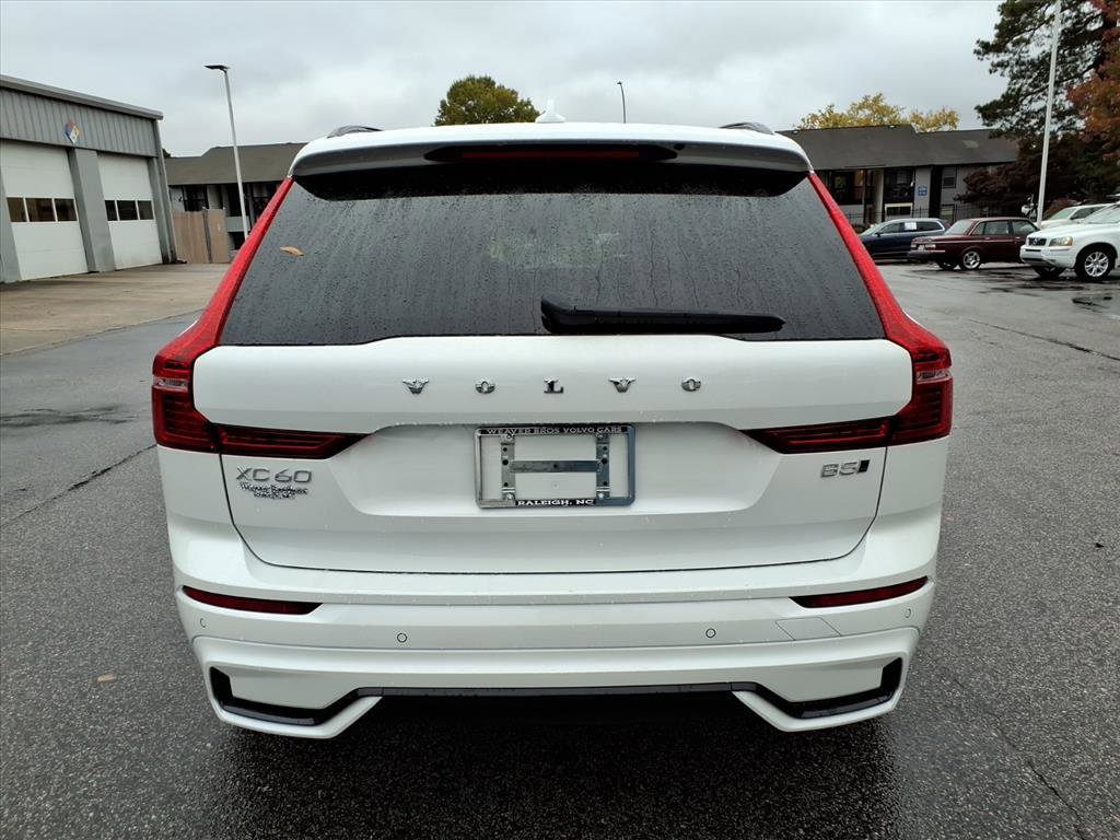 Certified 2025 Volvo XC60 B5 Plus image 4