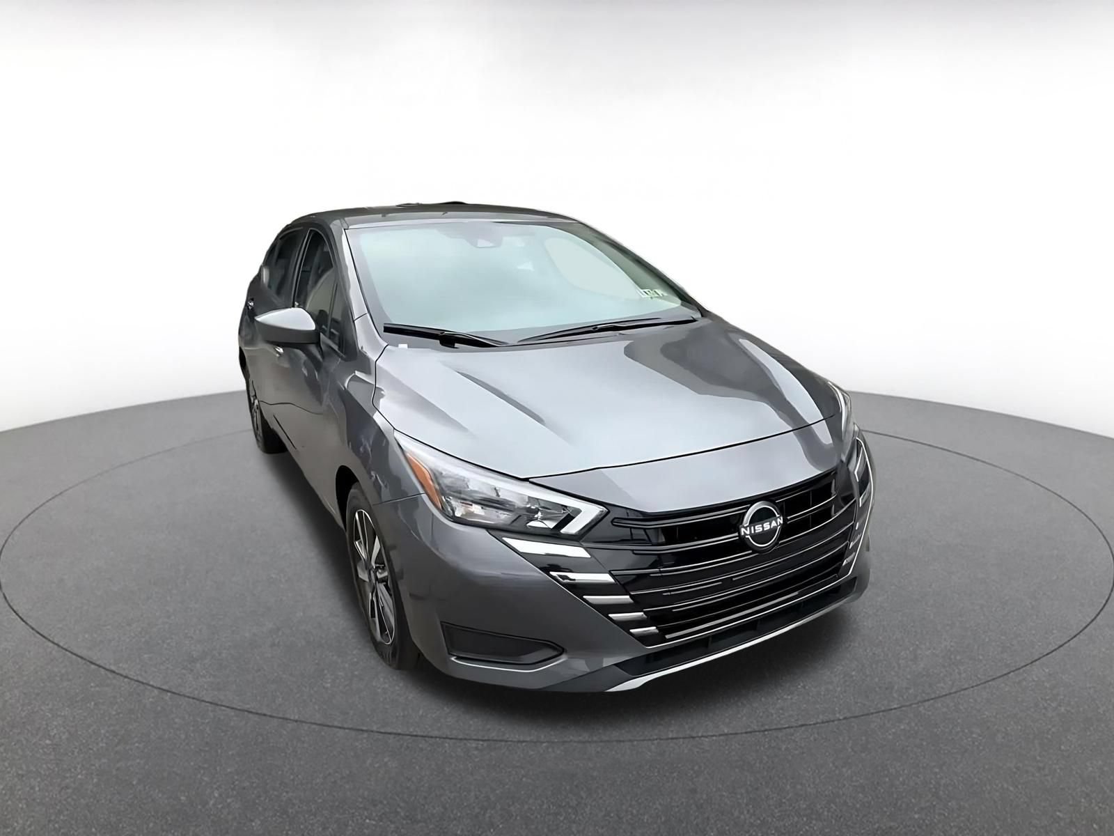 Used 2025 Nissan Versa SV FWD image 3