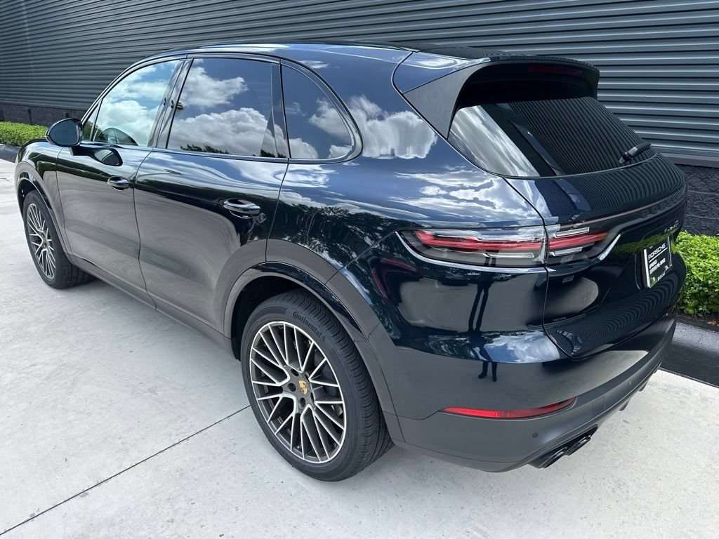 Certified 2023 Porsche Cayenne AWD/4WD image 3