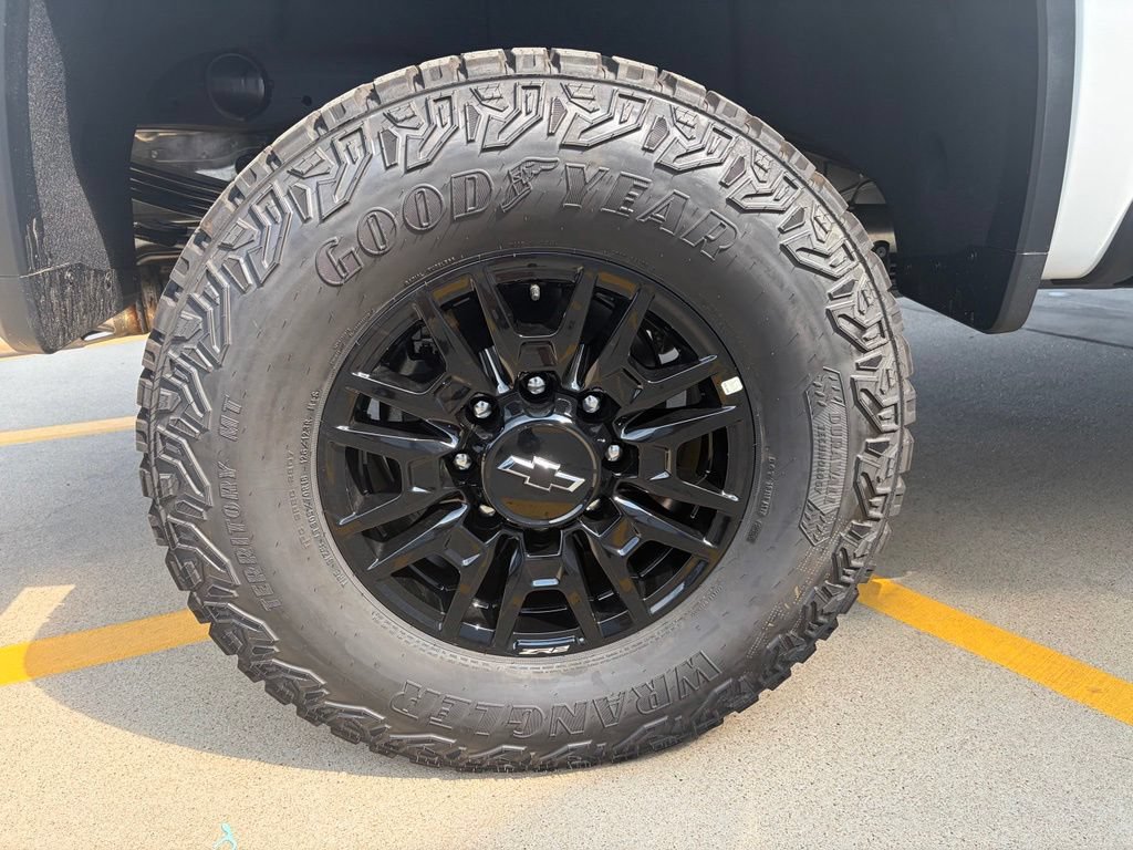 New 2026 Chevrolet Silverado 2500 ZR2 AWD/4WD image 12