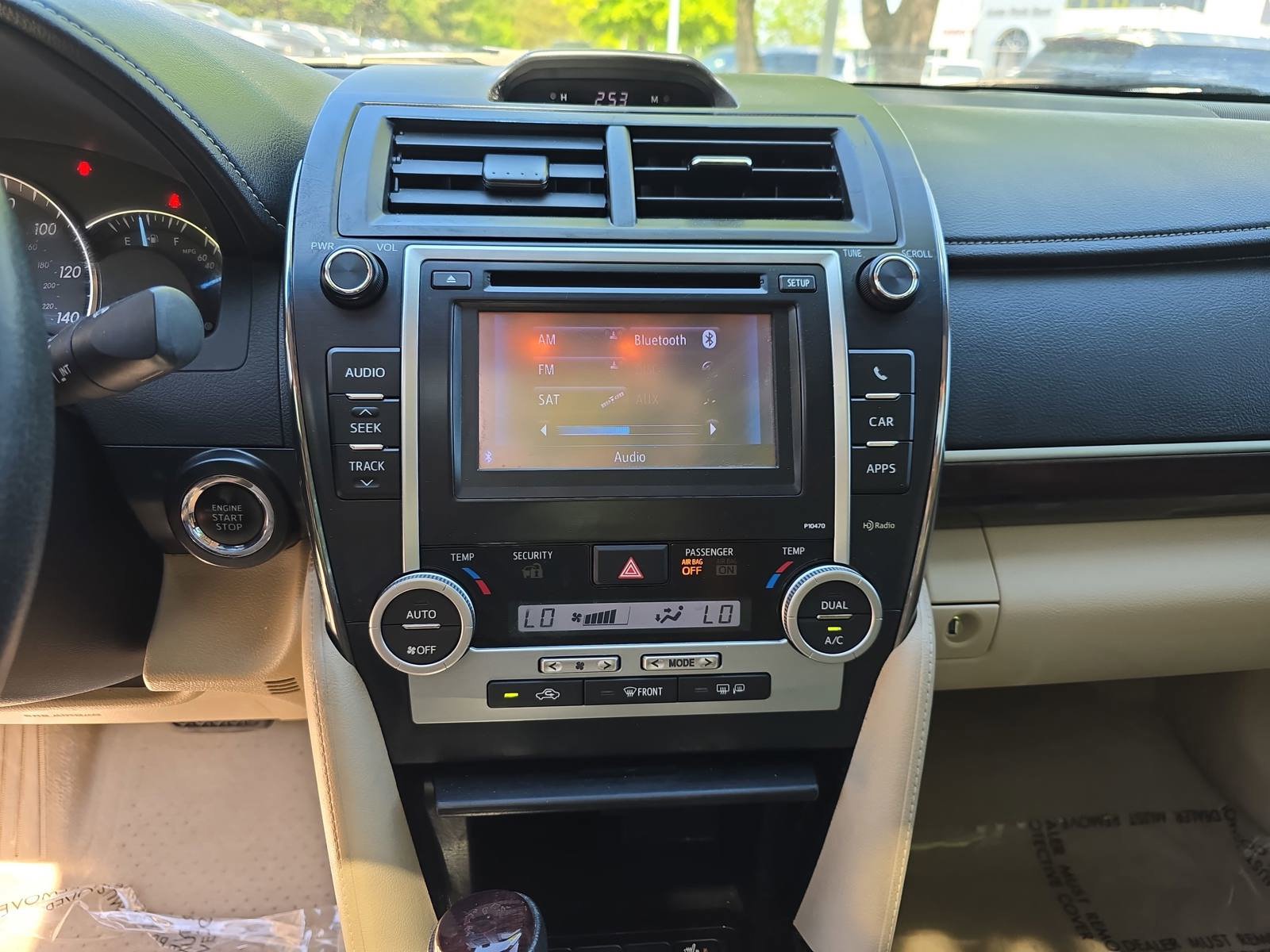 Used 2013 Toyota Camry XLE w/ Leather Pkg image 22