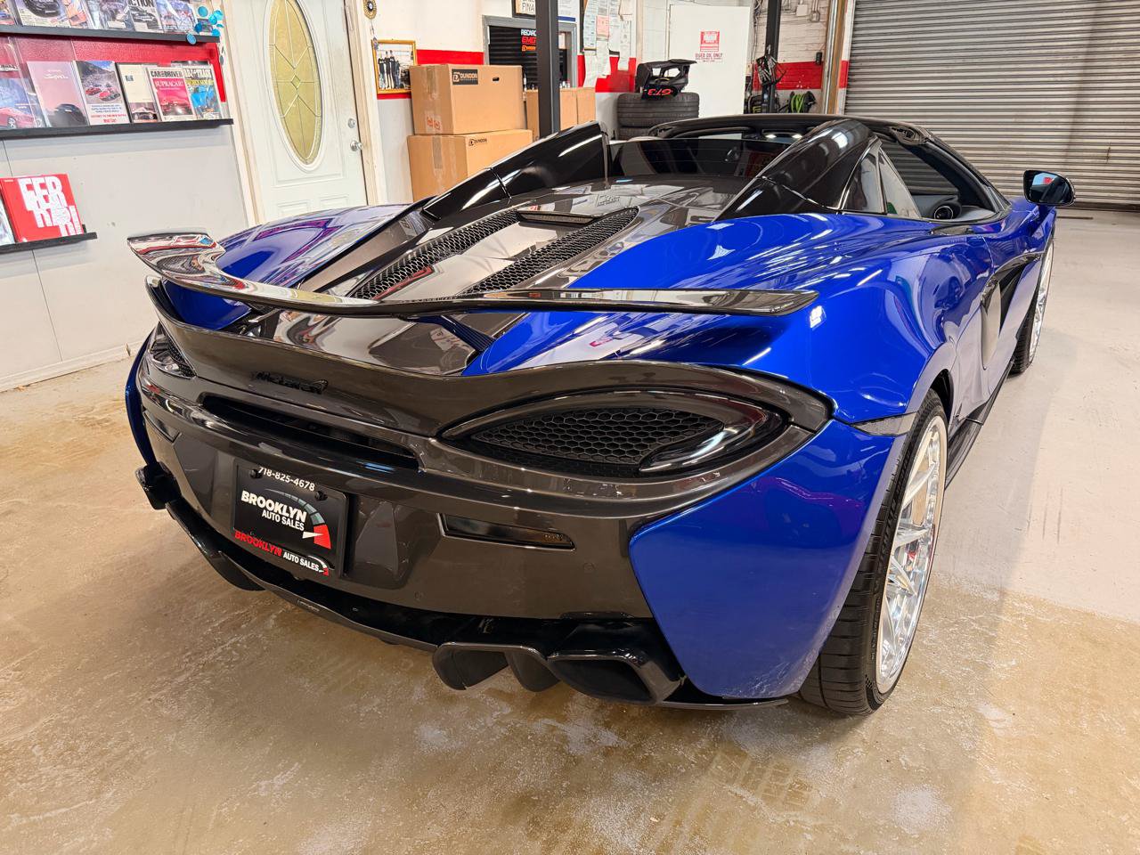Used 2018 McLaren 570S Spider RWD image 6
