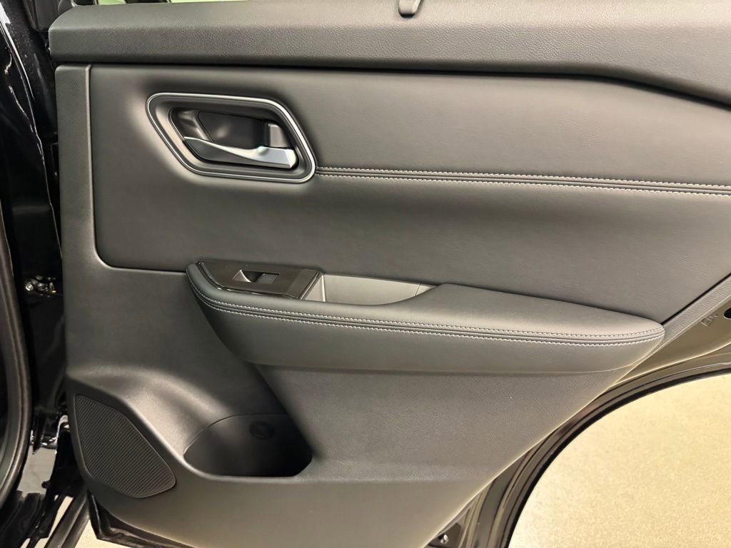 New 2026 Nissan Rogue Platinum AWD/4WD image 28