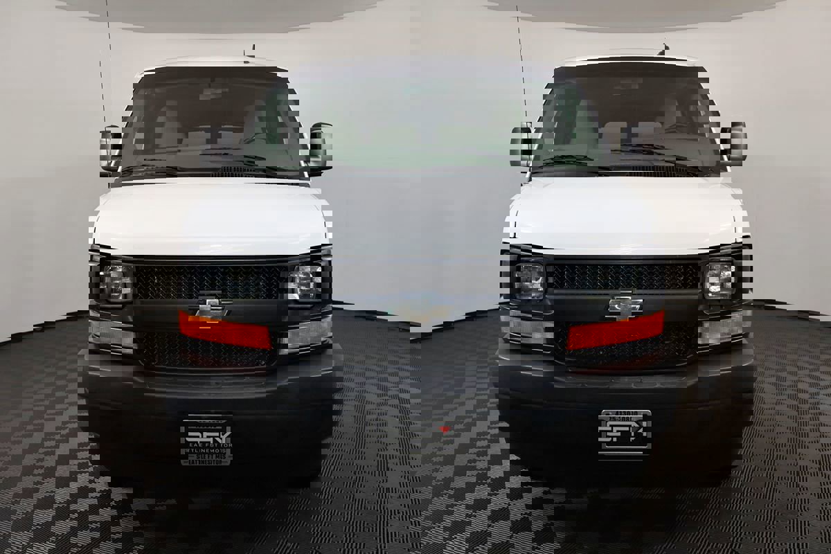 Used 2017 Chevrolet Express 2500 LS RWD image 4