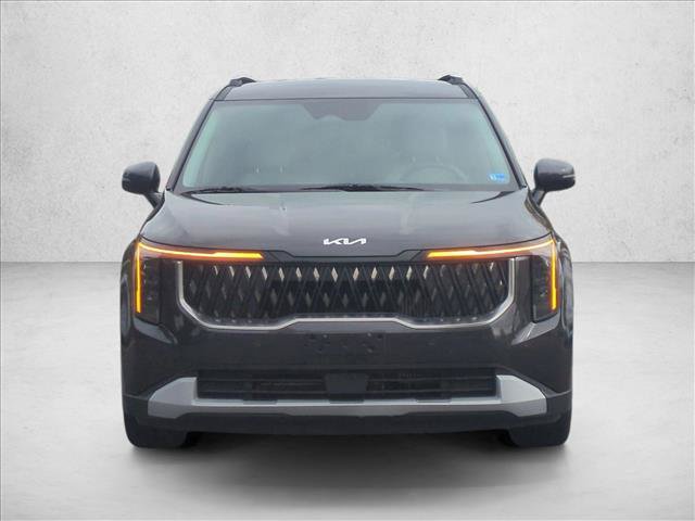 Used 2025 Kia Carnival EX FWD image 2