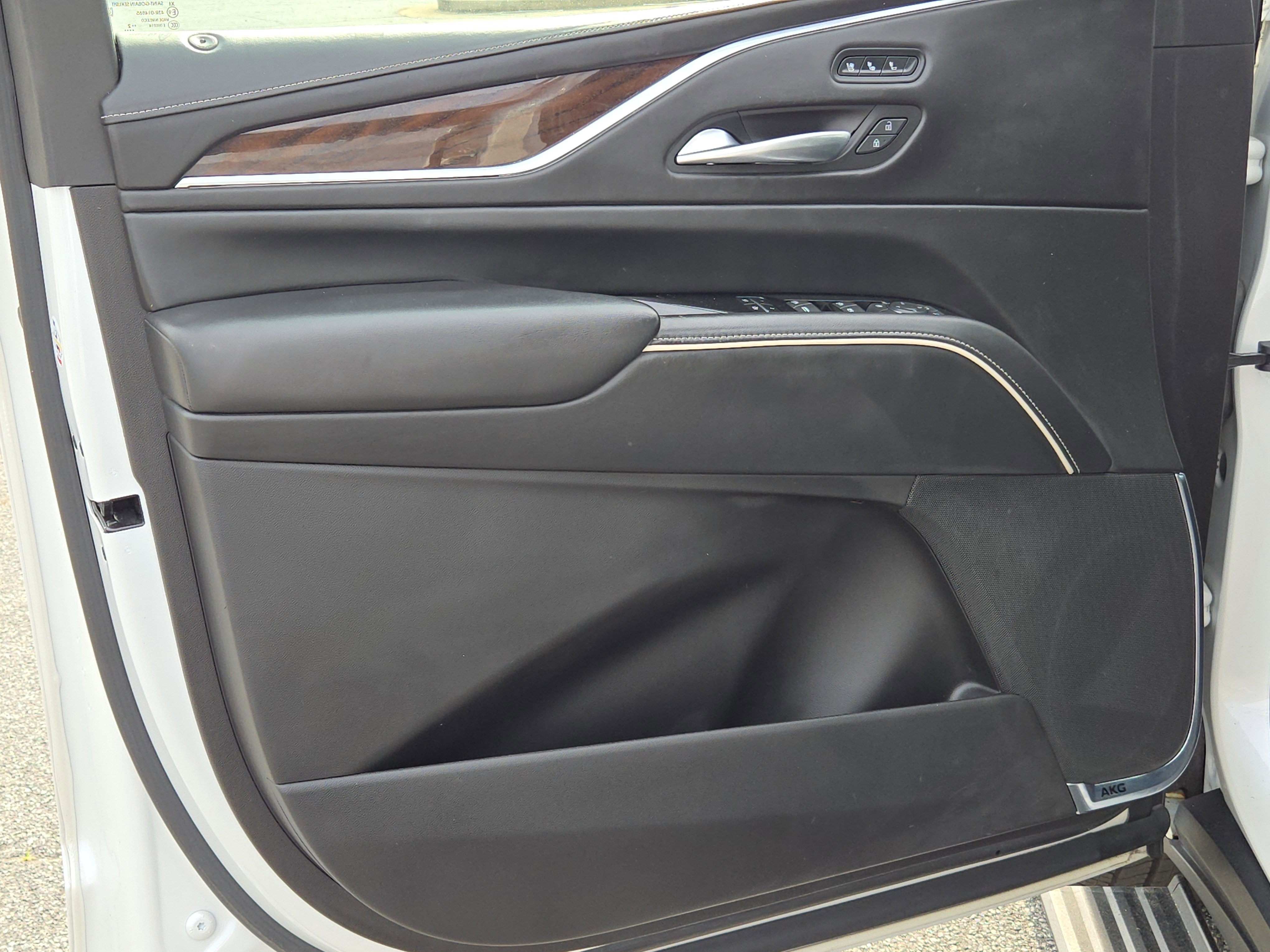 Used 2022 Cadillac Escalade Sport Platinum image 15