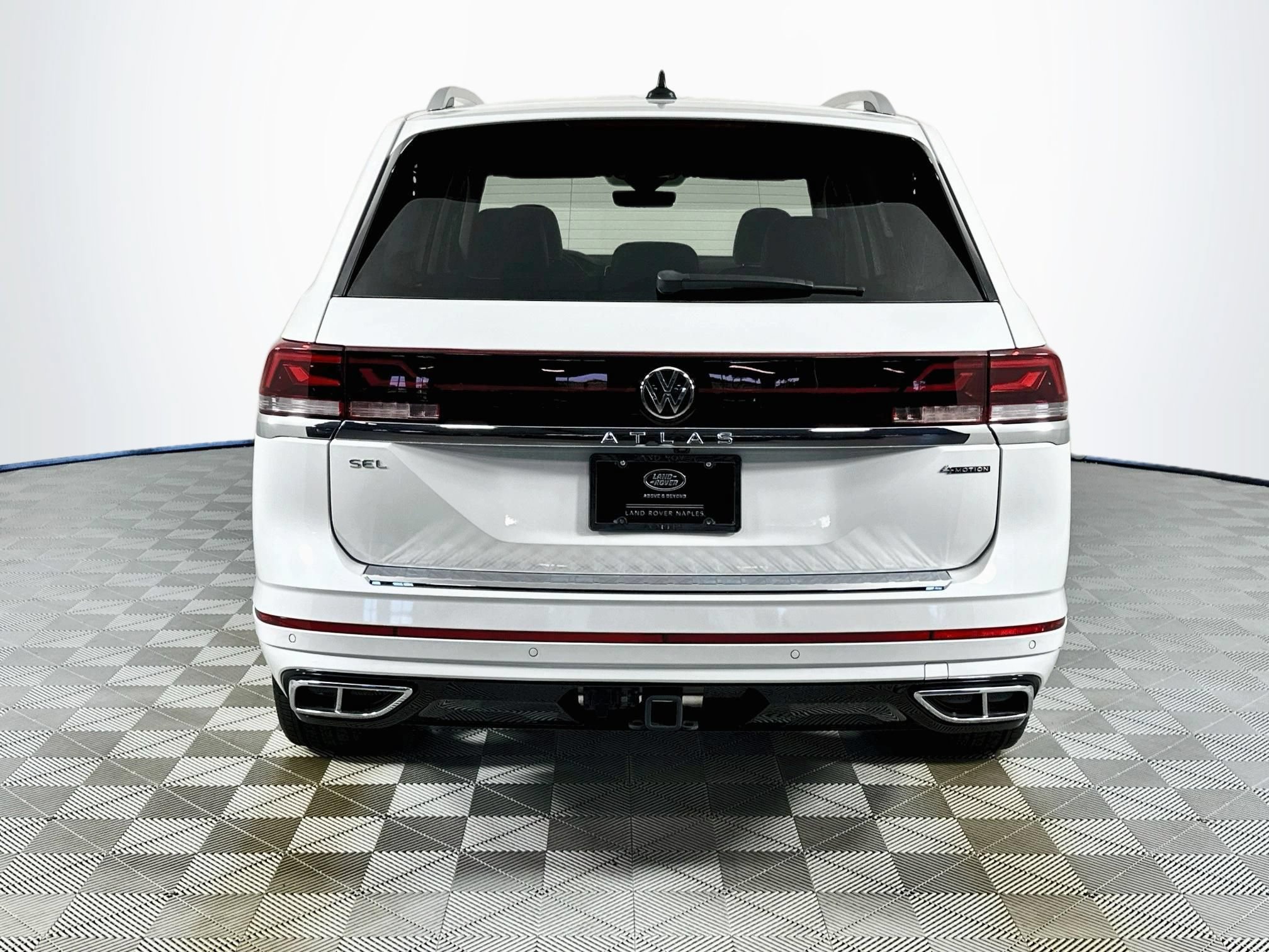 Used 2024 Volkswagen Atlas SEL Premium R-Line AWD/4WD image 6