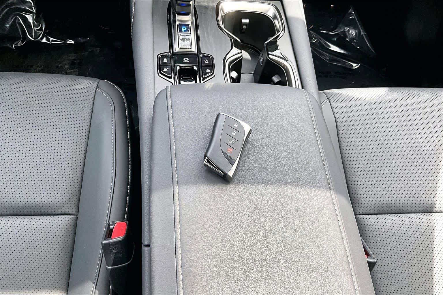 Used 2024 Lexus RX 350 Premium w/ Accessory Package AWD/4WD image 15