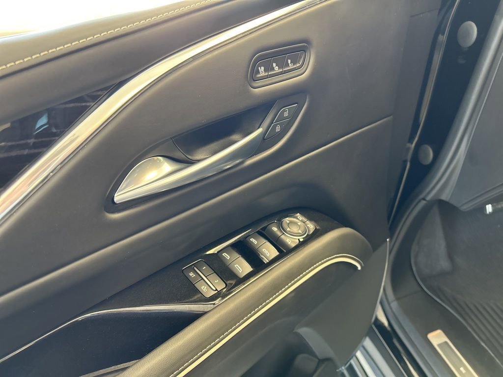 Used 2023 Cadillac Escalade ESV V AWD/4WD image 13