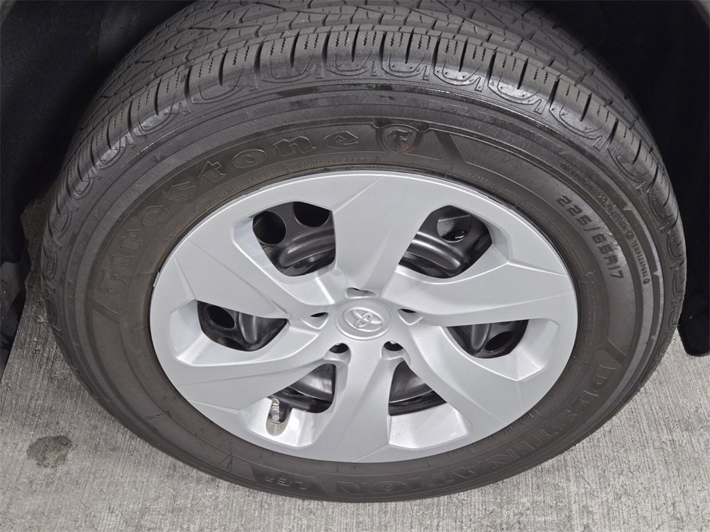 Used 2024 Toyota RAV4 LE image 10