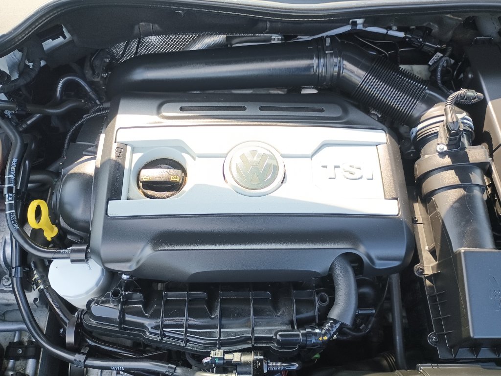 Used 2014 Volkswagen Eos Executive image 10