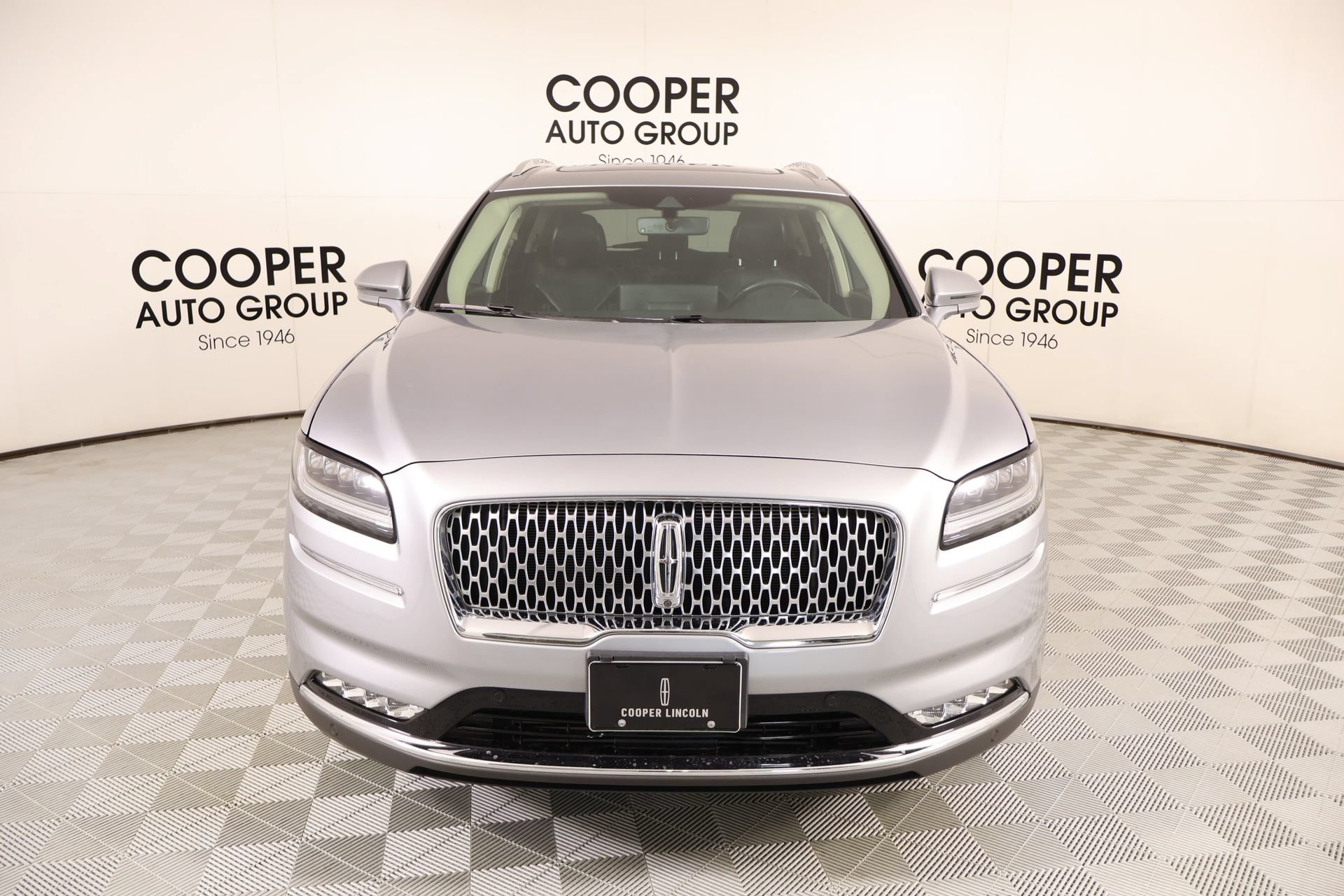 Used 2023 Lincoln Nautilus Reserve w/ Equipment Group 202A AWD/4WD image 9