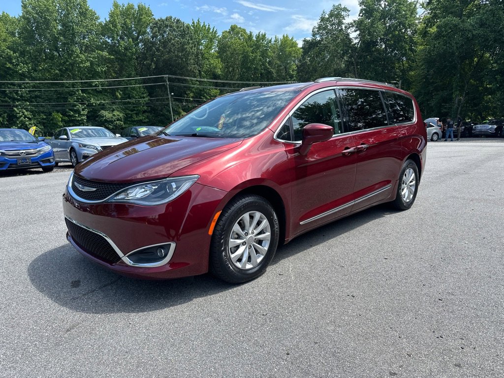Used 2019 Chrysler Pacifica Touring-L image 2