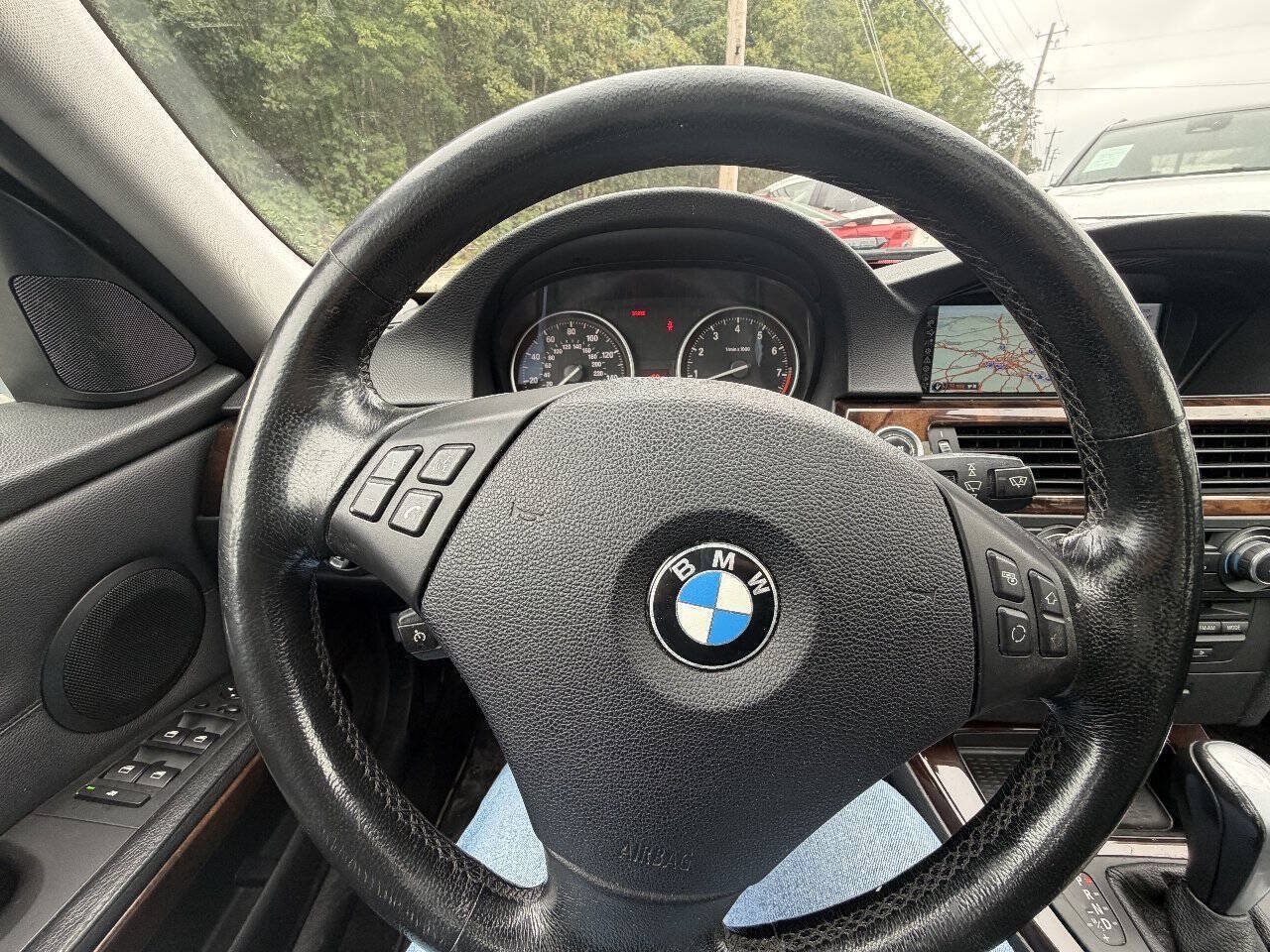 Used 2011 BMW 335i xDrive Sedan AWD/4WD image 28