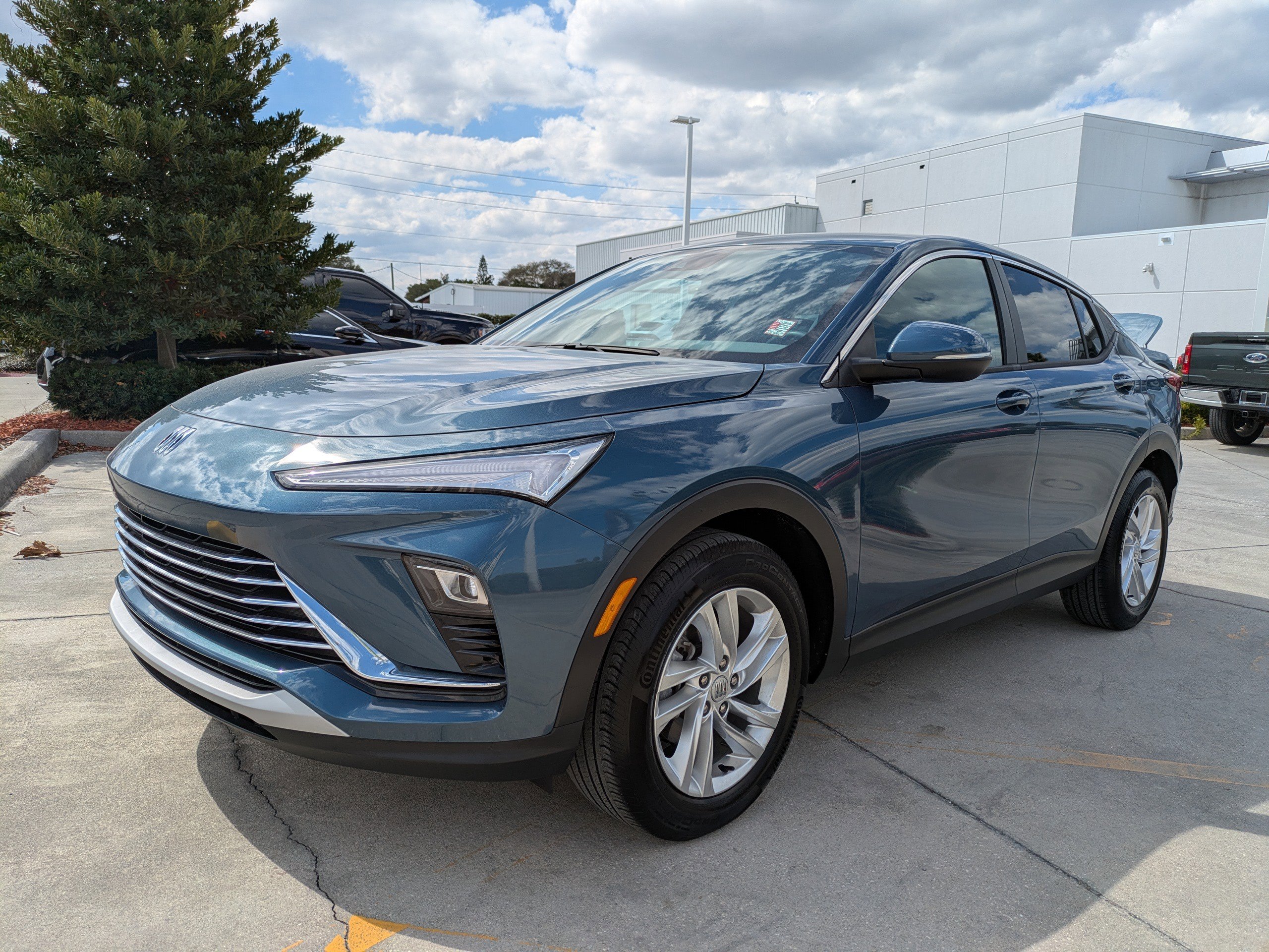 Used 2024 Buick Envista Preferred w/ Convenience II Package image 8