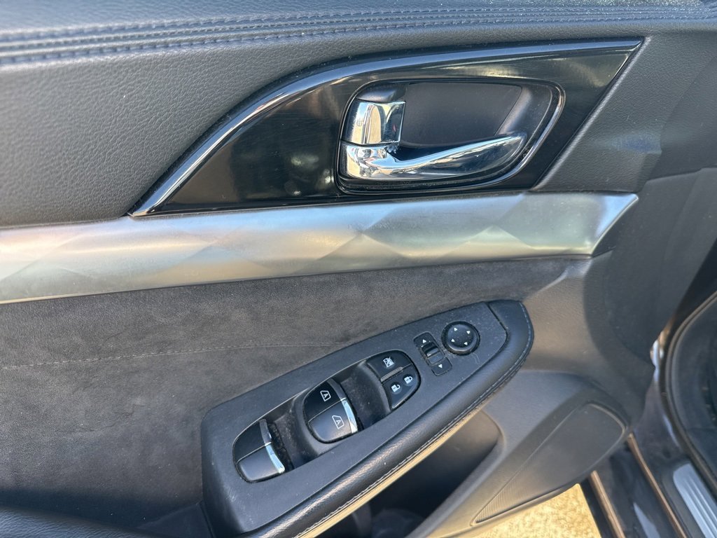 Used 2016 Nissan Maxima SR image 8