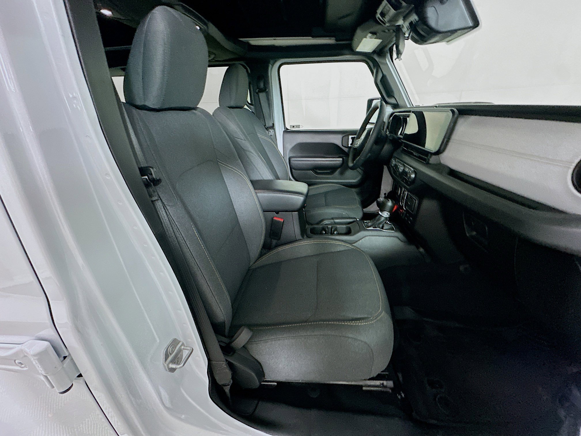 Used 2024 Jeep Wrangler Willys image 28
