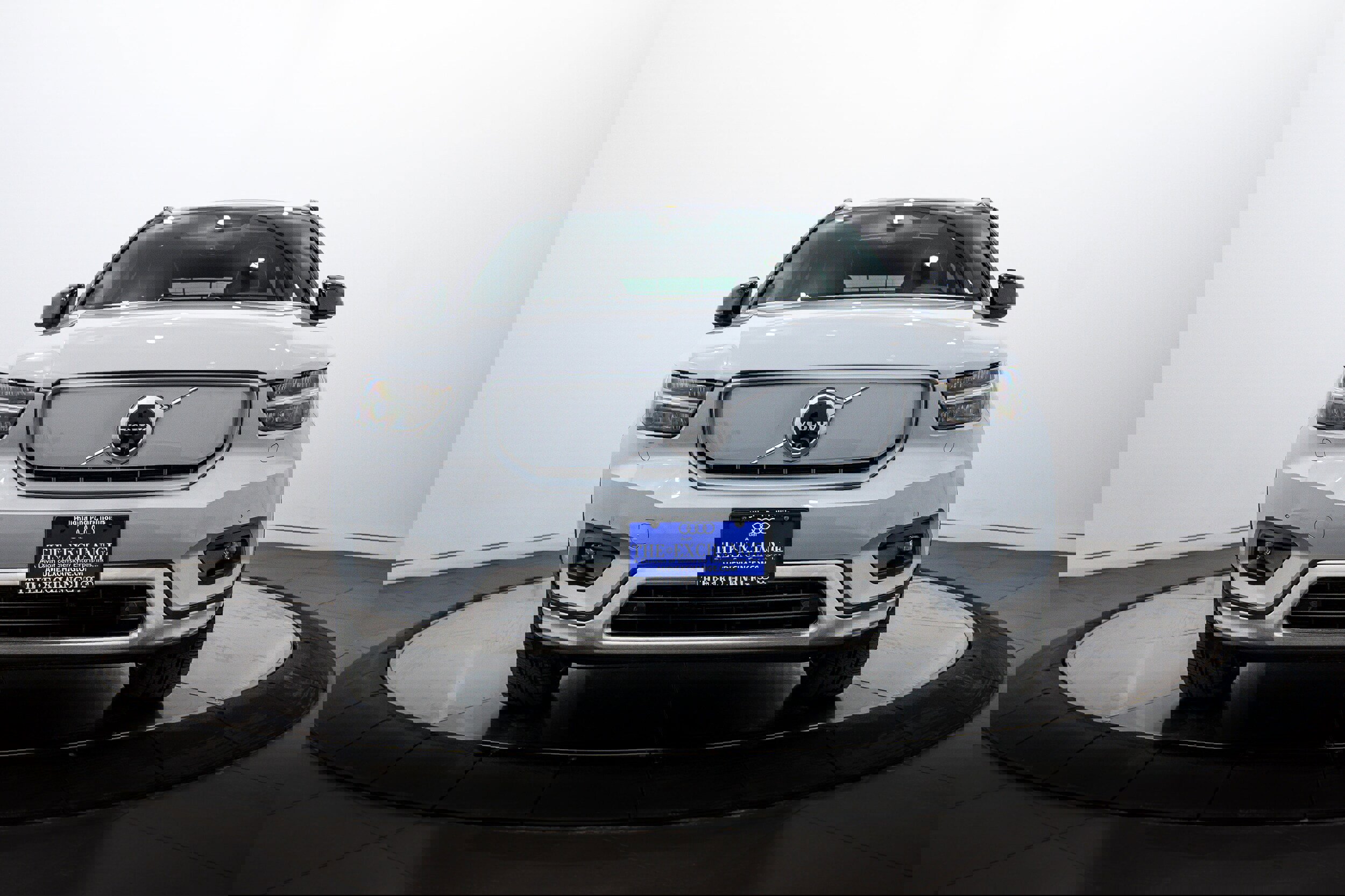 Used 2021 Volvo XC40 P8 Recharge image 27