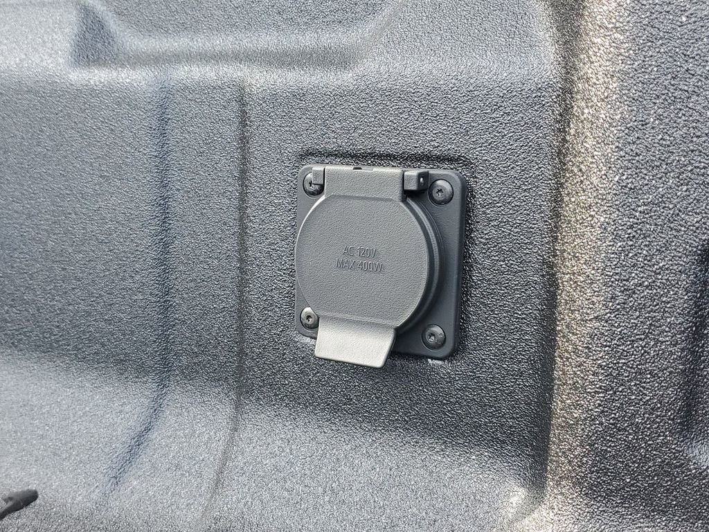 New 2025 GMC Canyon AT4 w/ Nightfall Edition image 28