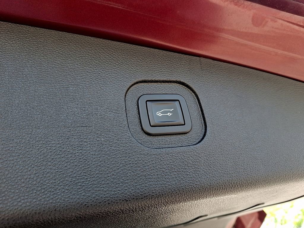 Used 2016 Chevrolet Equinox LTZ w/ Enhanced Convenience Package FWD image 28