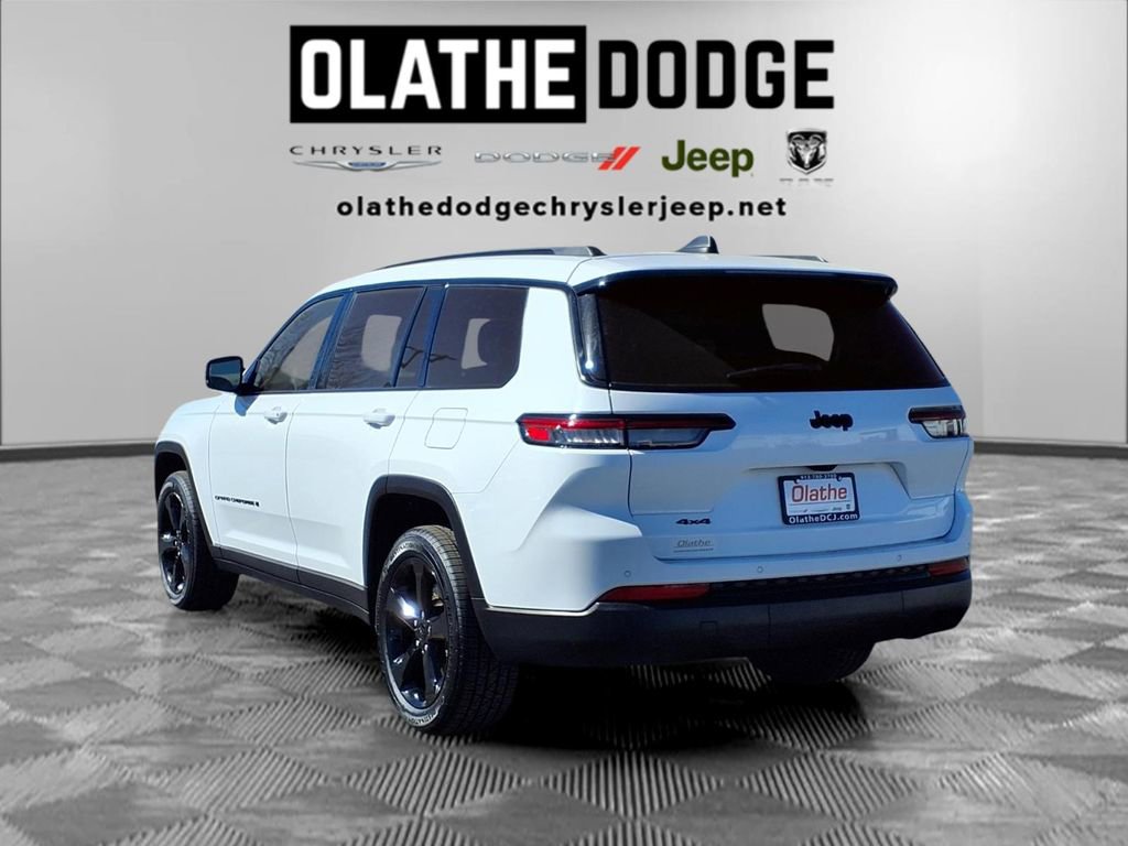 Certified 2023 Jeep Grand Cherokee L Laredo image 3