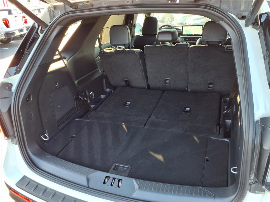 Used 2025 Ford Explorer ST image 28