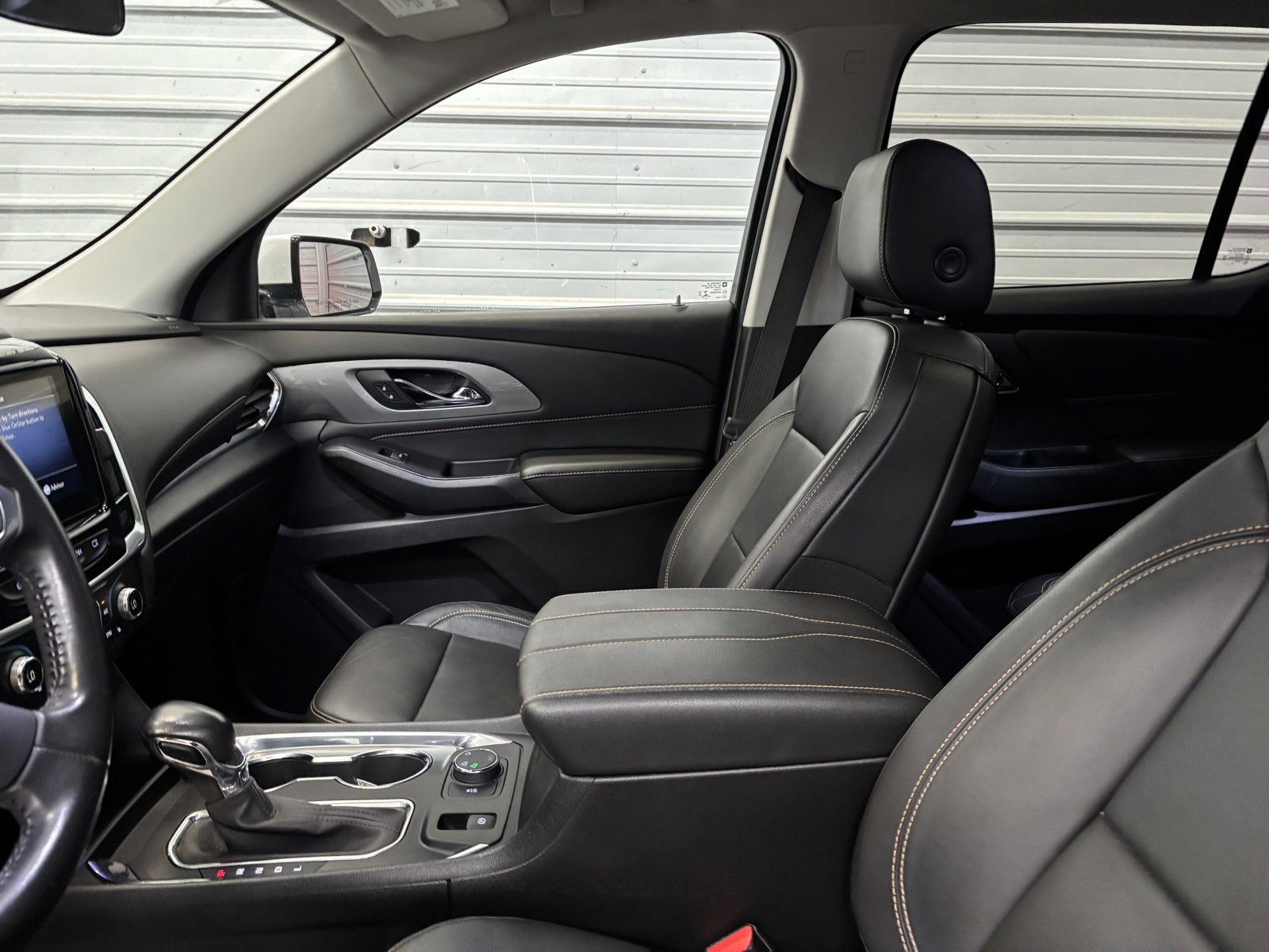 Used 2021 Chevrolet Traverse LT image 21